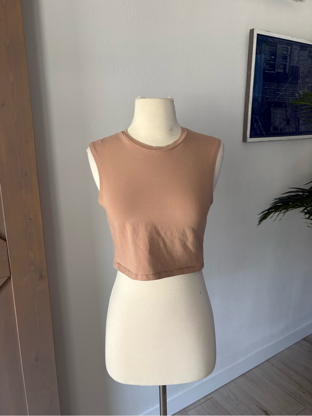 NWOT ZARA Beige Cropped Sleeveless Crew Neck Tank Top Women’s Size M